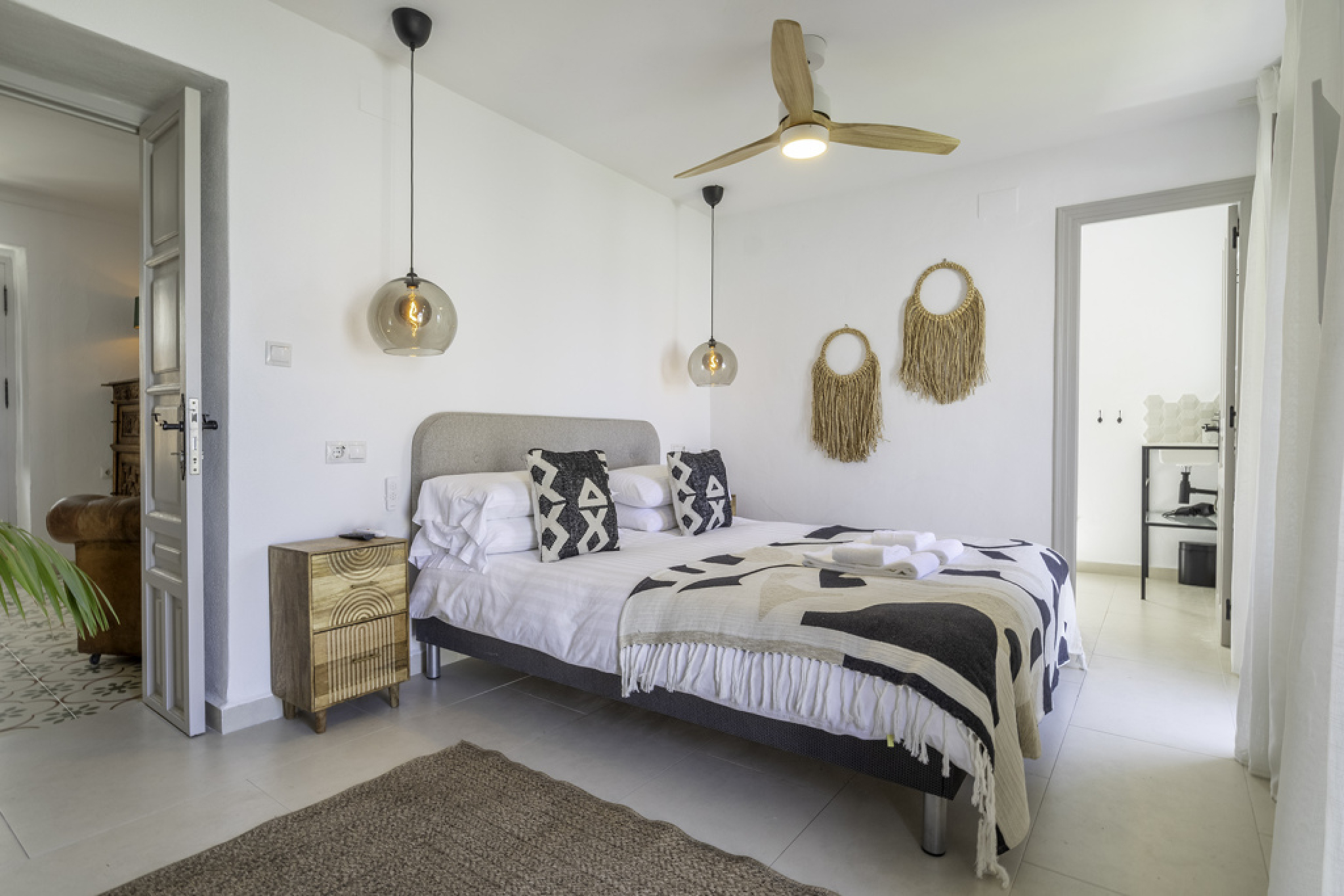 4a48dde2532af7fcb3c7df24ba67fd2a0ffebff2dd70492cf40b15f017c73b45-45708dc640_v0_w1024xh768_rDEF