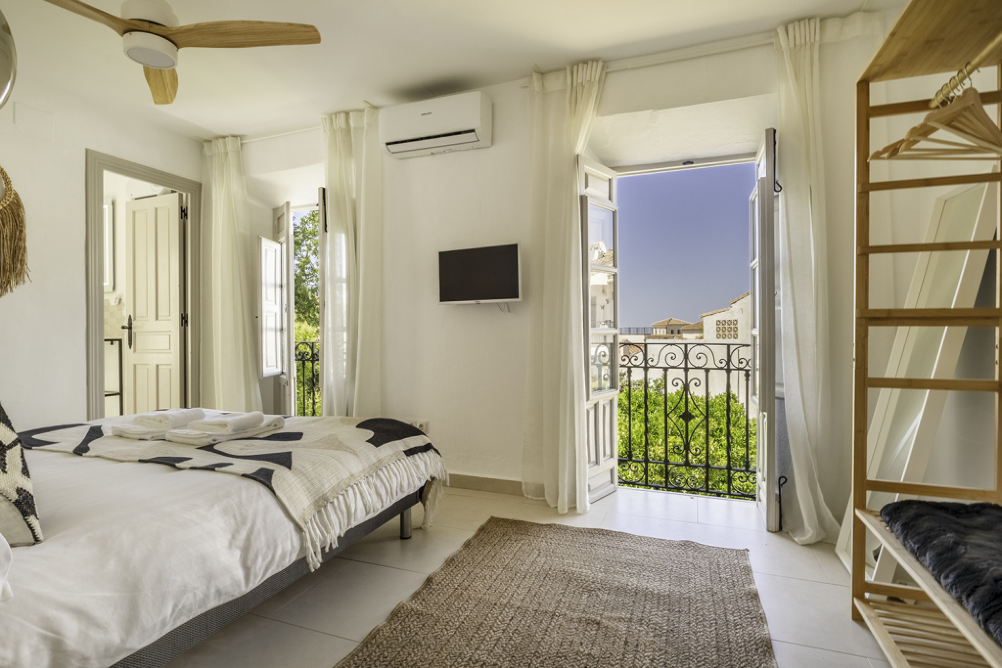 93fe11403e8f27ef17e0d7db14f35680112d46aeb5becba02316c6fe3000e455-45708dc640_v0_w1024xh768_rDEF